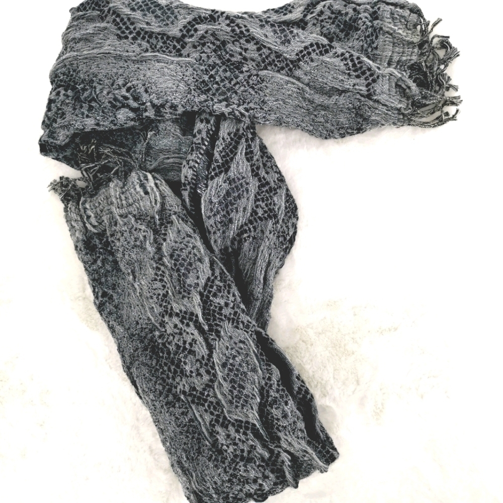 Ahujasons India Women’s O/S Black Gray Scarf - Picture 9 of 9